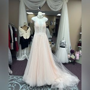 Bridal Gown by L’amour color:blush size 8  B36 W28.5 H42